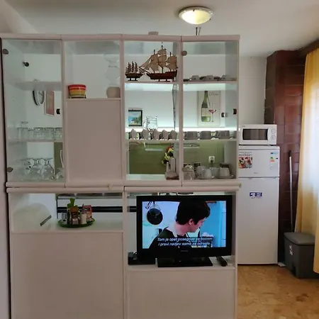Zoric Apartment Grebastica